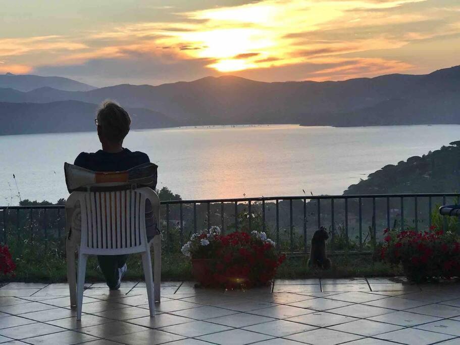 Villa Mit Whirlpool Und Phantastischer Aussicht Capoliveri  Buitenkant foto