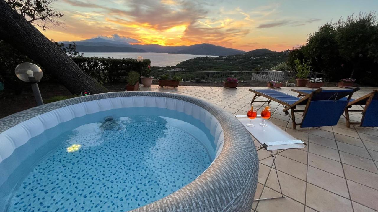 Villa Mit Whirlpool Und Phantastischer Aussicht Capoliveri  Buitenkant foto