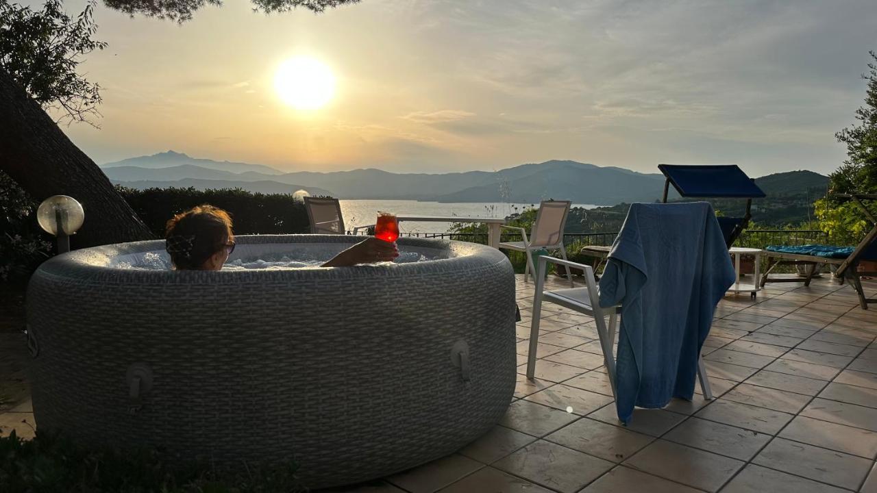 Villa Mit Whirlpool Und Phantastischer Aussicht Capoliveri  Buitenkant foto